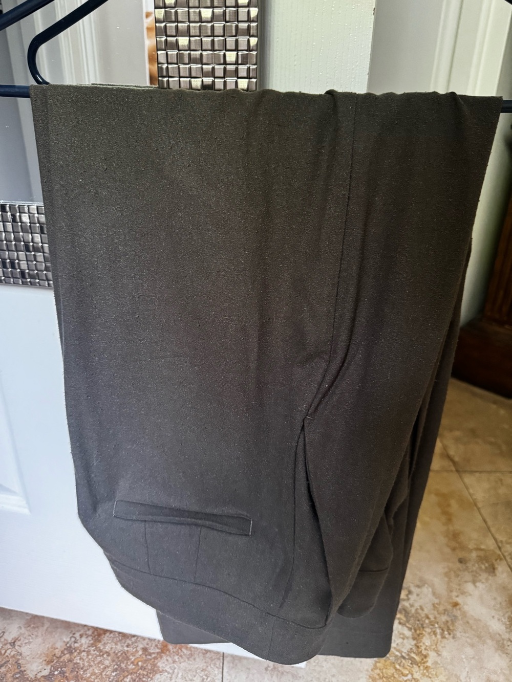 Jenni Kayne relaxed trousers, 100% raw silk, olive green. Like new - Picture 4 of 6
